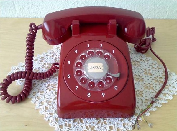 çevirmeli telefon